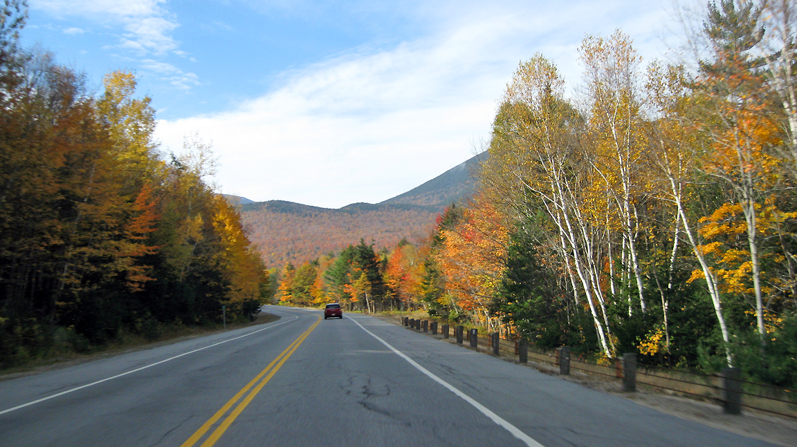 Route 16 entering Gorham