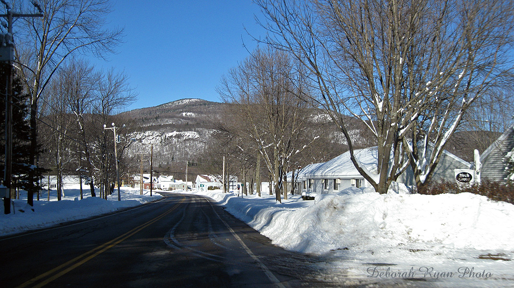 Route 16 entering Gorham